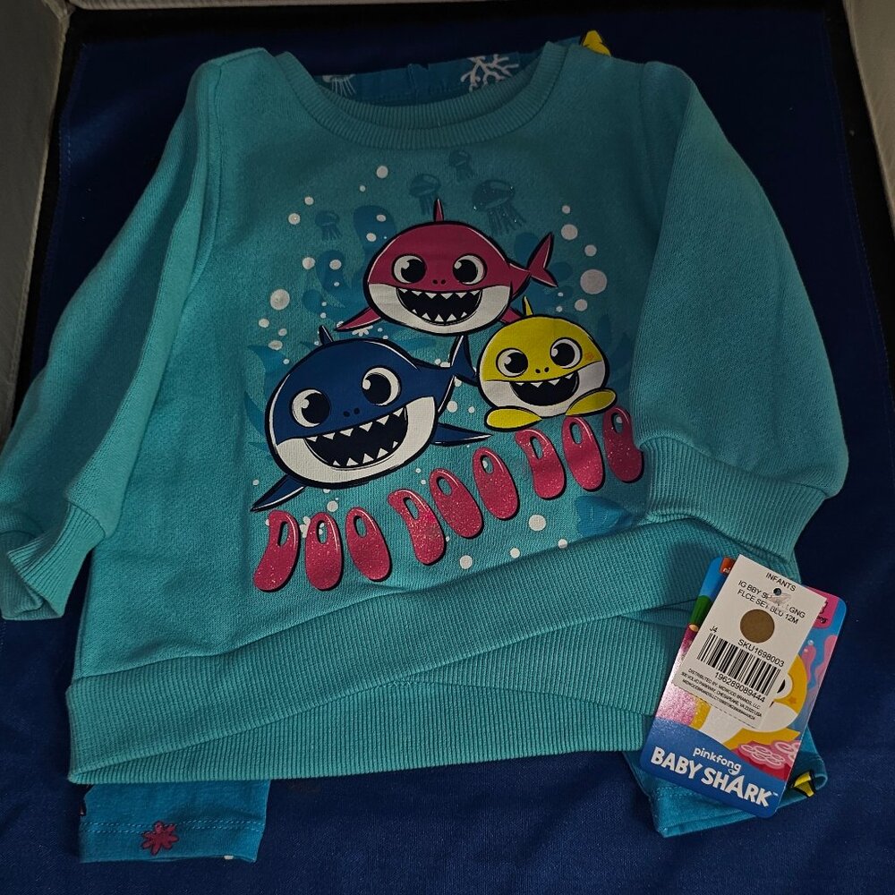 Baby Shark - Boys - Size 12m 2PC Jogging Set - New with Tags